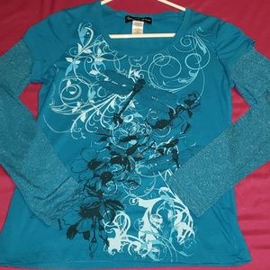 Women's long sleeve top
